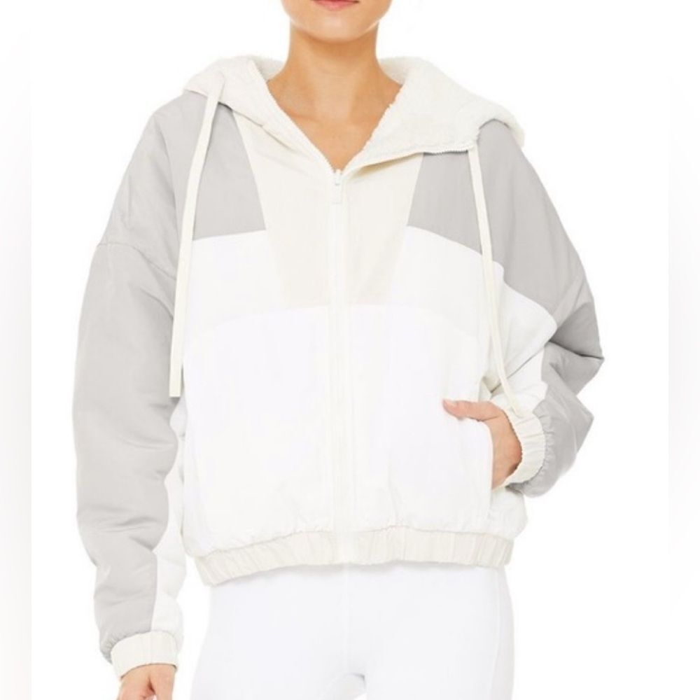 Alo Yoga Duality Sherpa Reversible Bomber Jacket White Cream Grey NWT XS